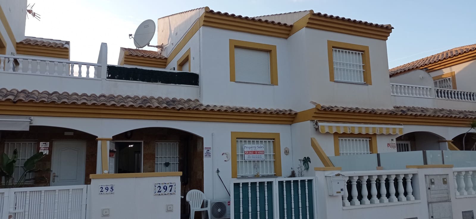 3 makuuhuone Omakotitalo myytävänä paikassa San Pedro del Pinatar mukana uima-altaan 
autotalli - 168 000 € (Ref: 9450887)