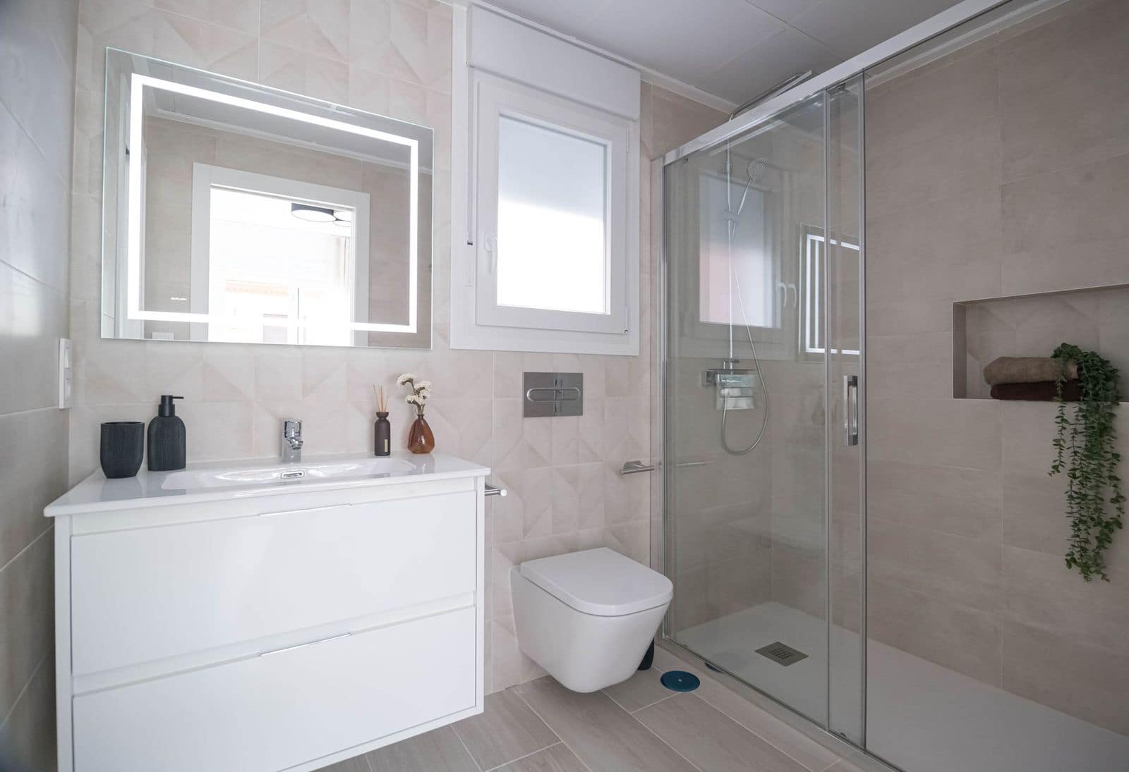 3 bedroom Villa for sale in Avileses with pool garage - € 279,900 (Ref: 9516036)