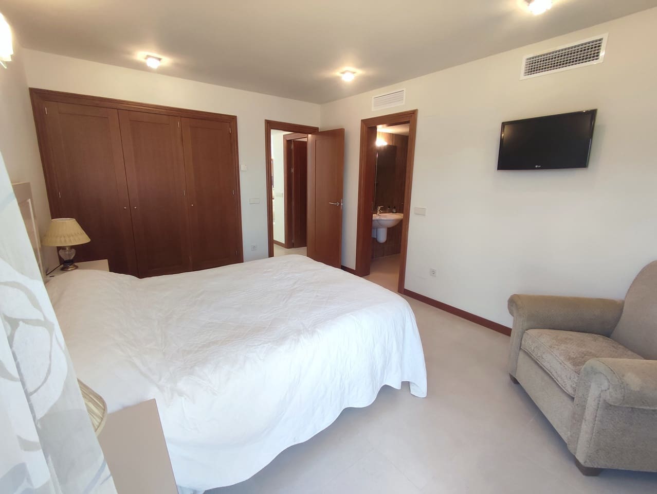 4 soveværelse Villa til salg i La Peraleja Golf Resort med swimmingpool garage - € 994.995 (Ref: 9635068)