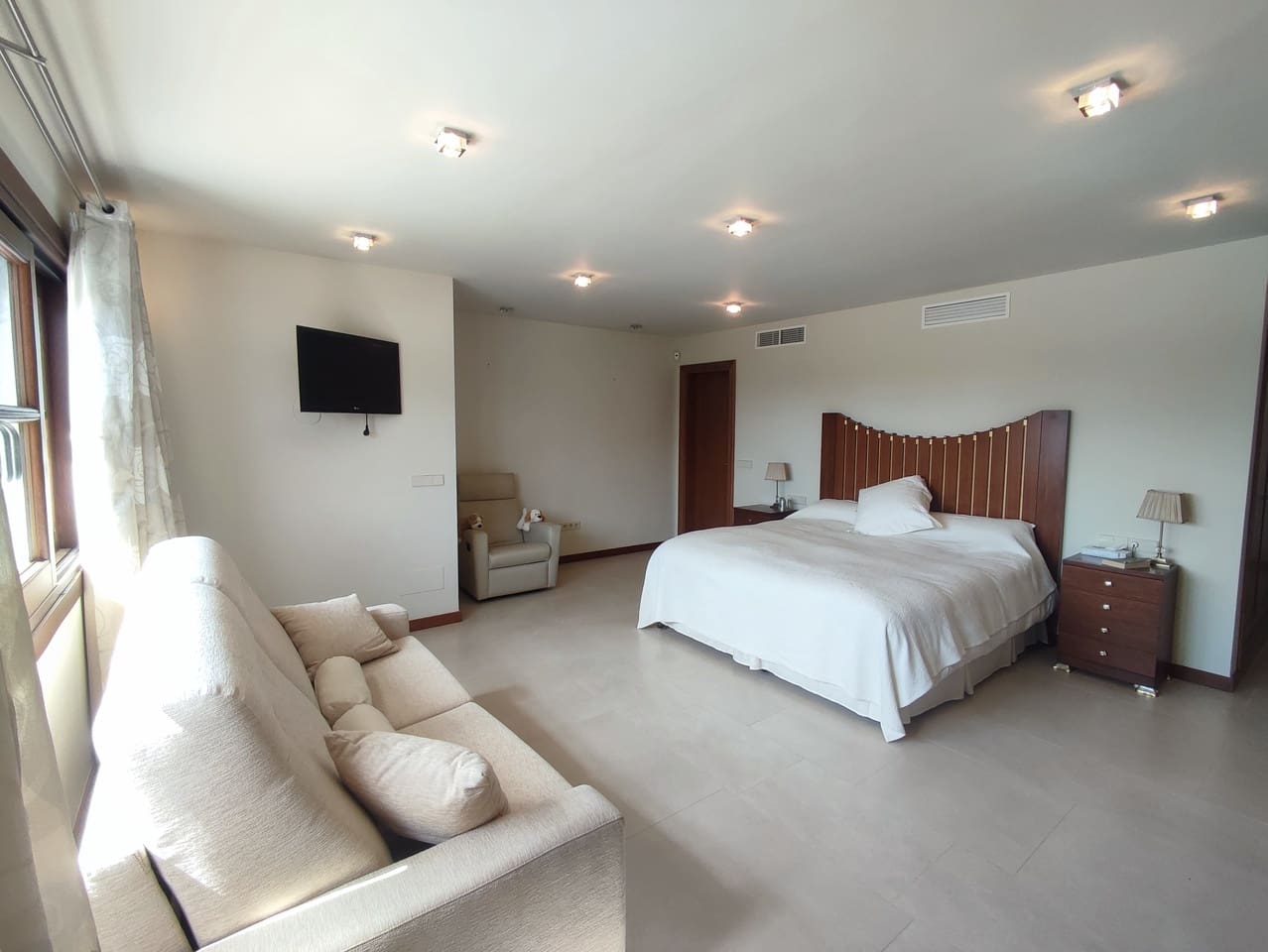 4 soveværelse Villa til salg i La Peraleja Golf Resort med swimmingpool garage - € 994.995 (Ref: 9635068)