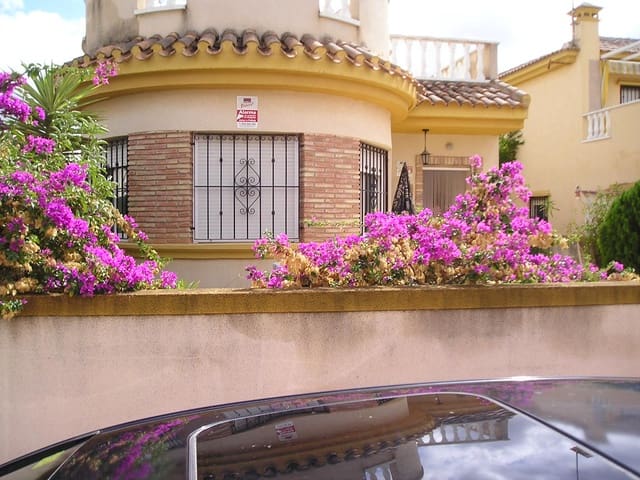 3 soveværelse Villa til salg i Roda, San Javier med swimmingpool garage - € 175.000 (Ref: 9953192)