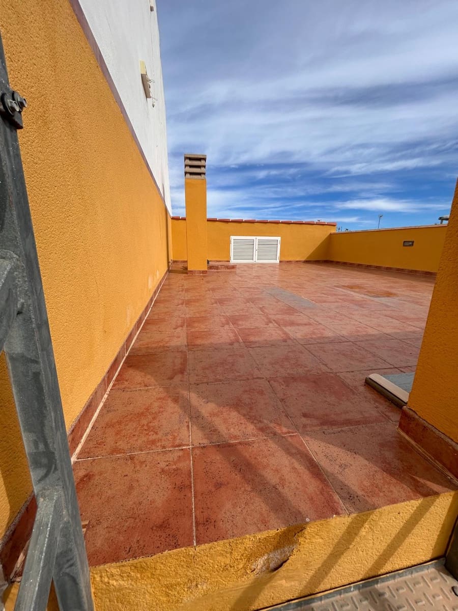 3 bedroom Townhouse for rent in Los Urrutias - € 1,200 (Ref: 9961460)