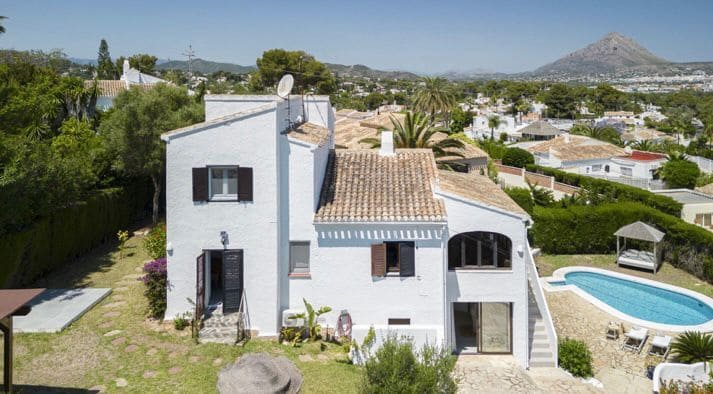 4 bedroom Villa for sale in Javea / Xabia with pool - € 795,000 (Ref: 10033191)