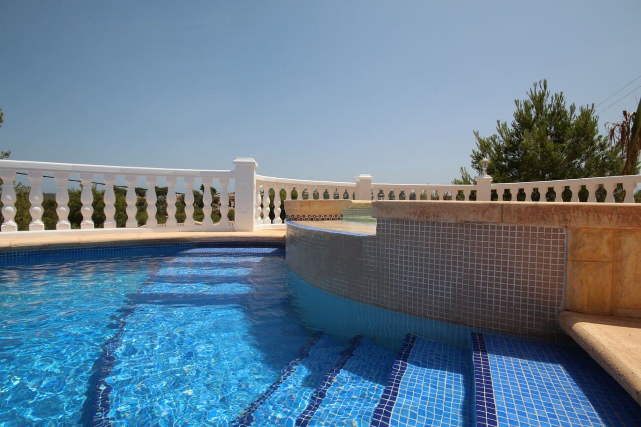 3 chambre Villa/Maison à vendre à Javea / Xabia avec piscine - 625 000 € (Ref: 10033197)