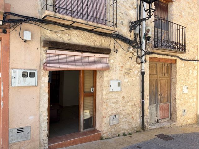 2 bedroom Townhouse for sale in Muro de Alcoy - € 100,000 (Ref: 10102876)
