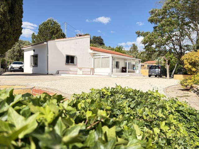 4 bedroom Finca/Country House for sale in Millena with pool garage - € 190,000 (Ref: 9937341)