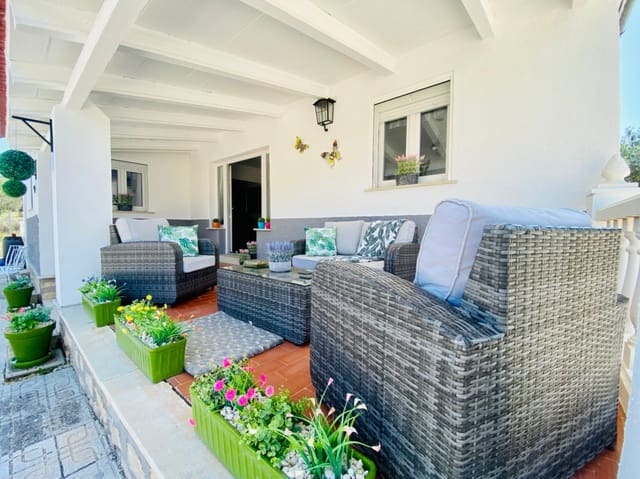3 sypialnia Willa na sprzedaż w Cocentaina z basenem garażem - 225 000 € (Ref: 9937360)
