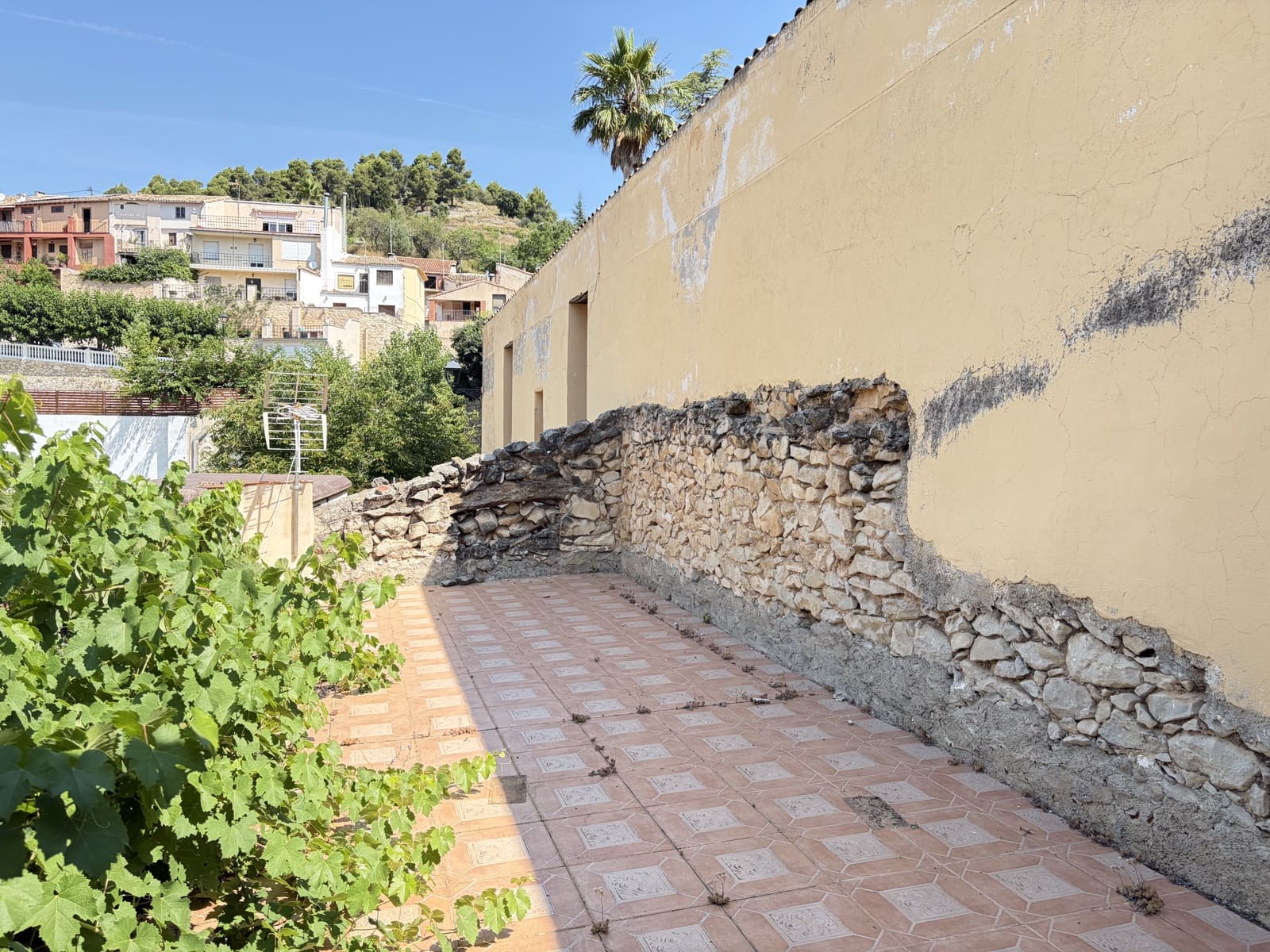 3 bedroom Townhouse for sale in Benimassot - € 75,000 (Ref: 9937384)
