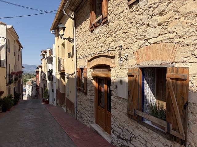 3 bedroom Townhouse for sale in Benimassot - € 75,000 (Ref: 9937384)