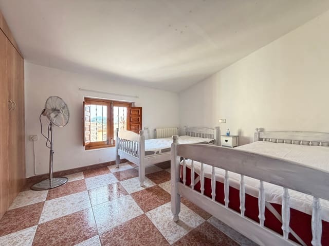 3 slaapkamer Huis te koop in Cocentaina - € 120.000 (Ref: 9938804)