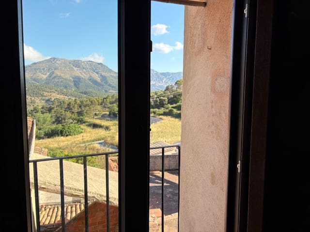 3 quarto Casa em Banda para venda em Tollos com garagem - 105 000 € (Ref: 9940779)