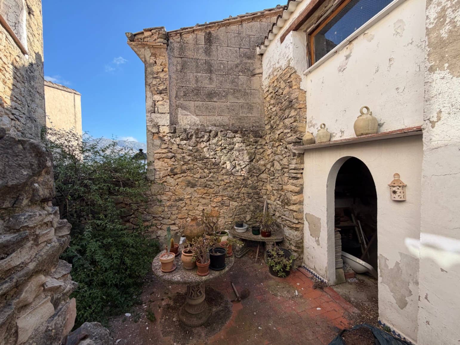 3 bedroom Townhouse for sale in Tollos with garage - € 105,000 (Ref: 9940779)