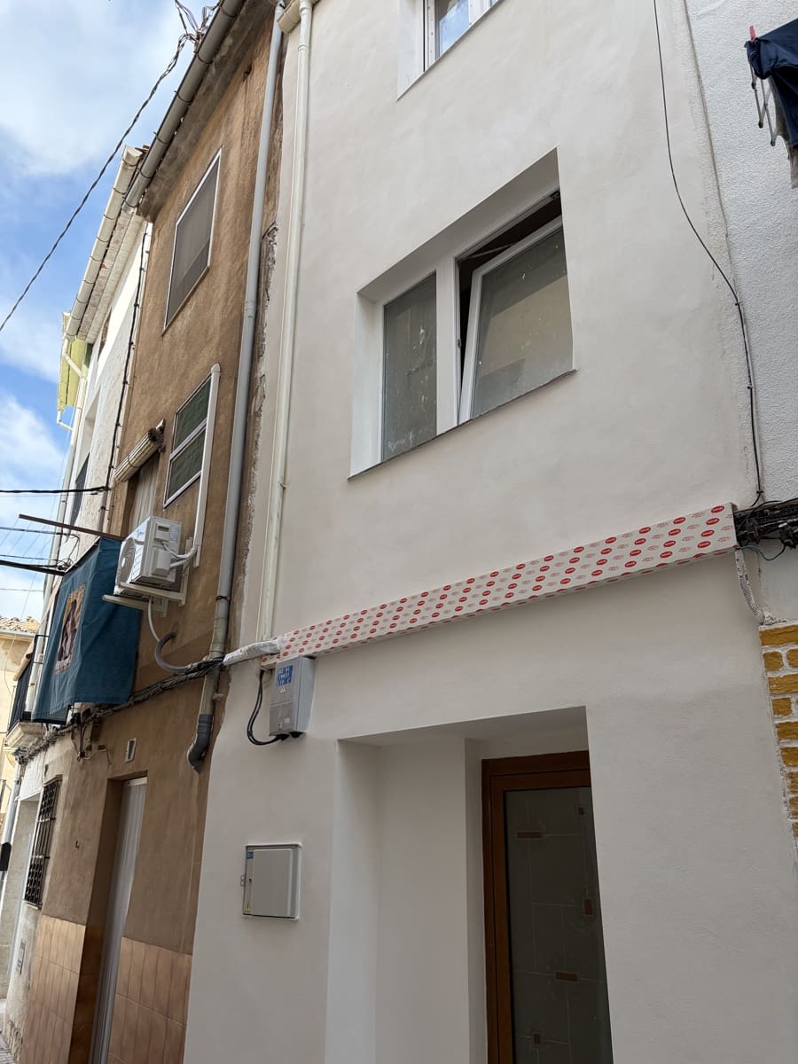 2 slaapkamer Huis te koop in Cocentaina - € 95.000 (Ref: 9950241)