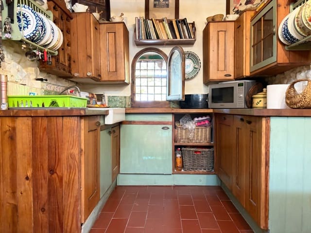 4 soveværelse Villa til salg i Alcoy / Alcoi med swimmingpool garage - € 200.000 (Ref: 9996564)