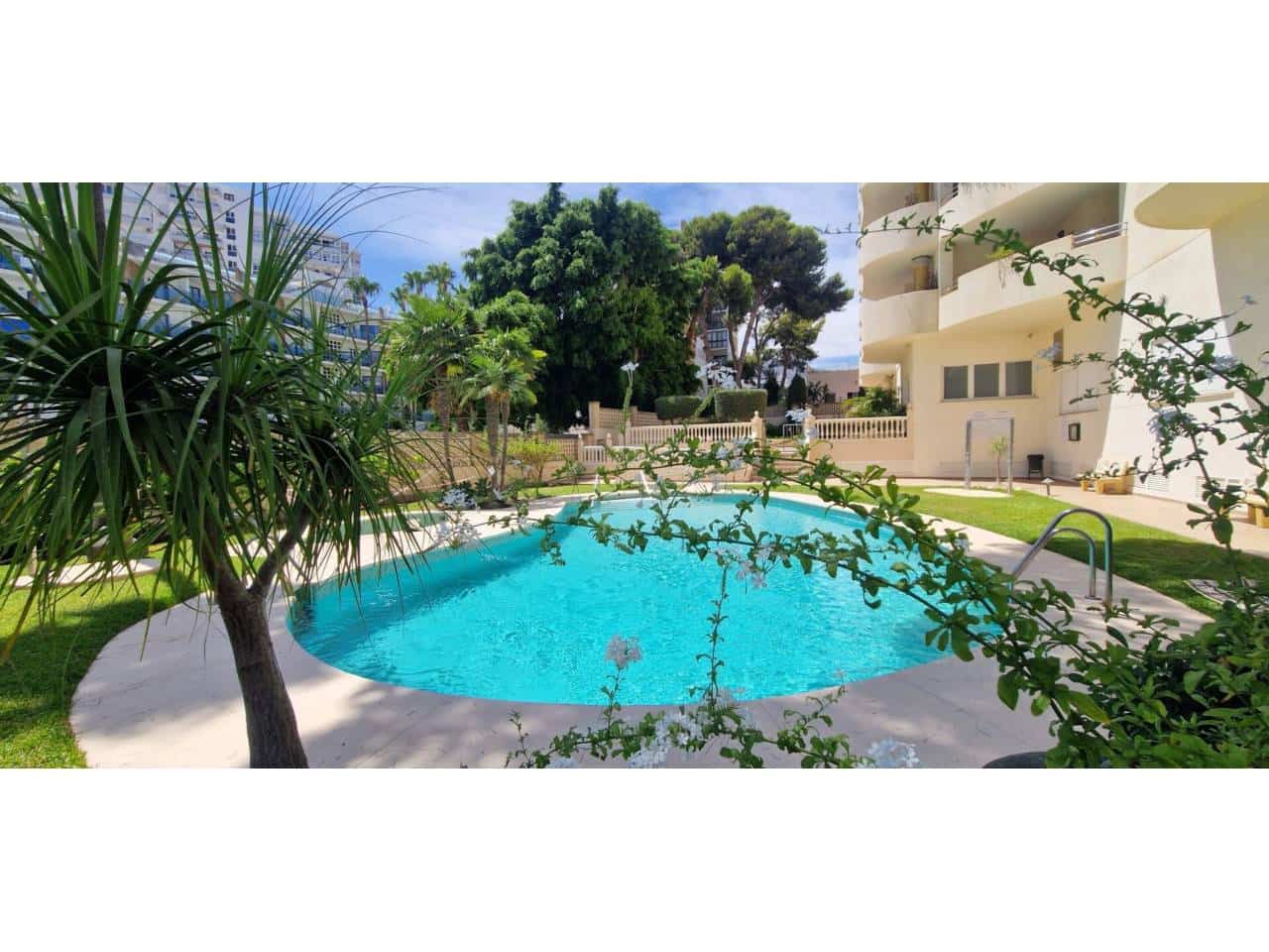 Apartamento de 2 habitaciones en Benalmádena en venta con piscina garaje - 420.000 € (Ref: 10063655)