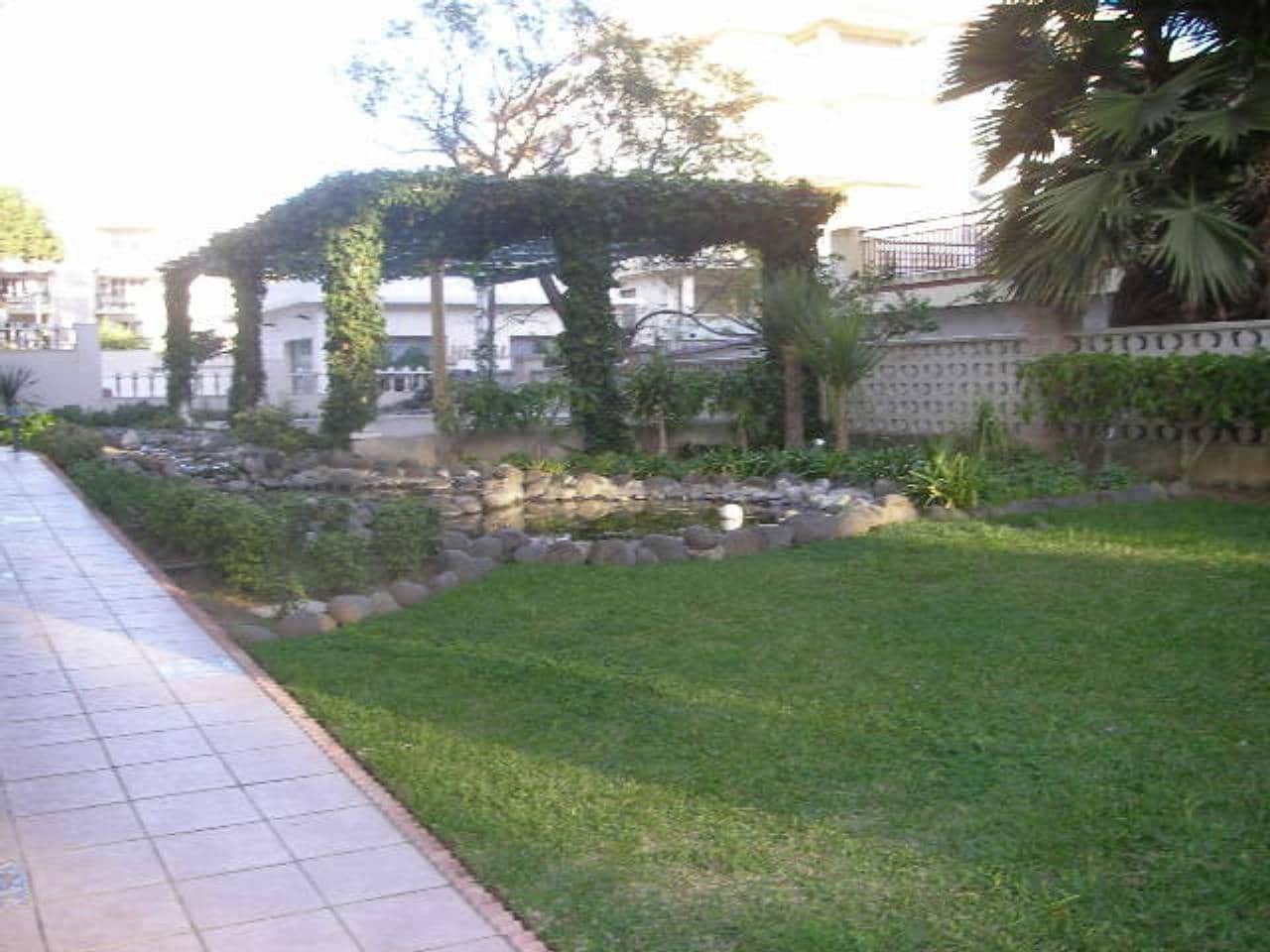 Apartamento de 2 habitaciones en Benalmádena en venta con piscina garaje - 420.000 € (Ref: 10063655)