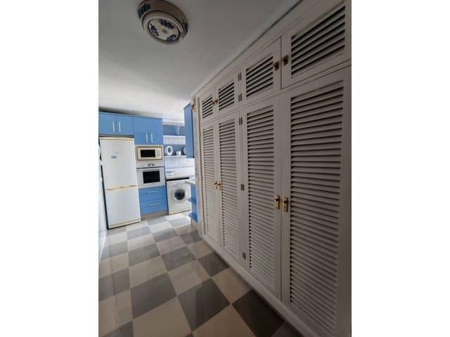 3 bedroom Apartment for rent in La Merced, Málaga city - € 1,900 (Ref: 10148255)