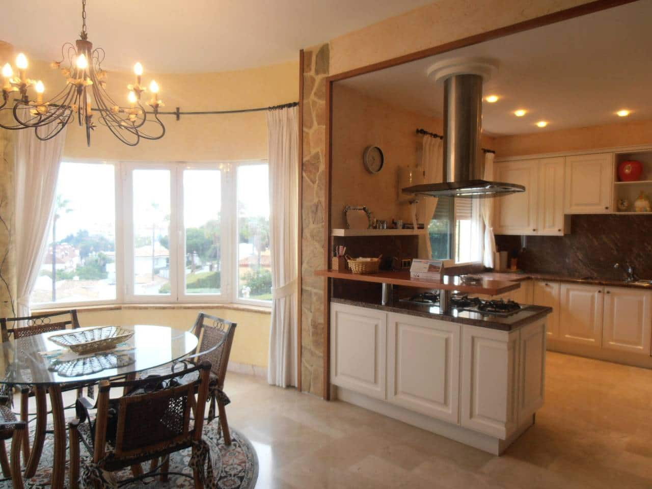 6 bedroom Villa for sale in Benalmadena with pool garage - € 2,000,000 (Ref: 5737409)