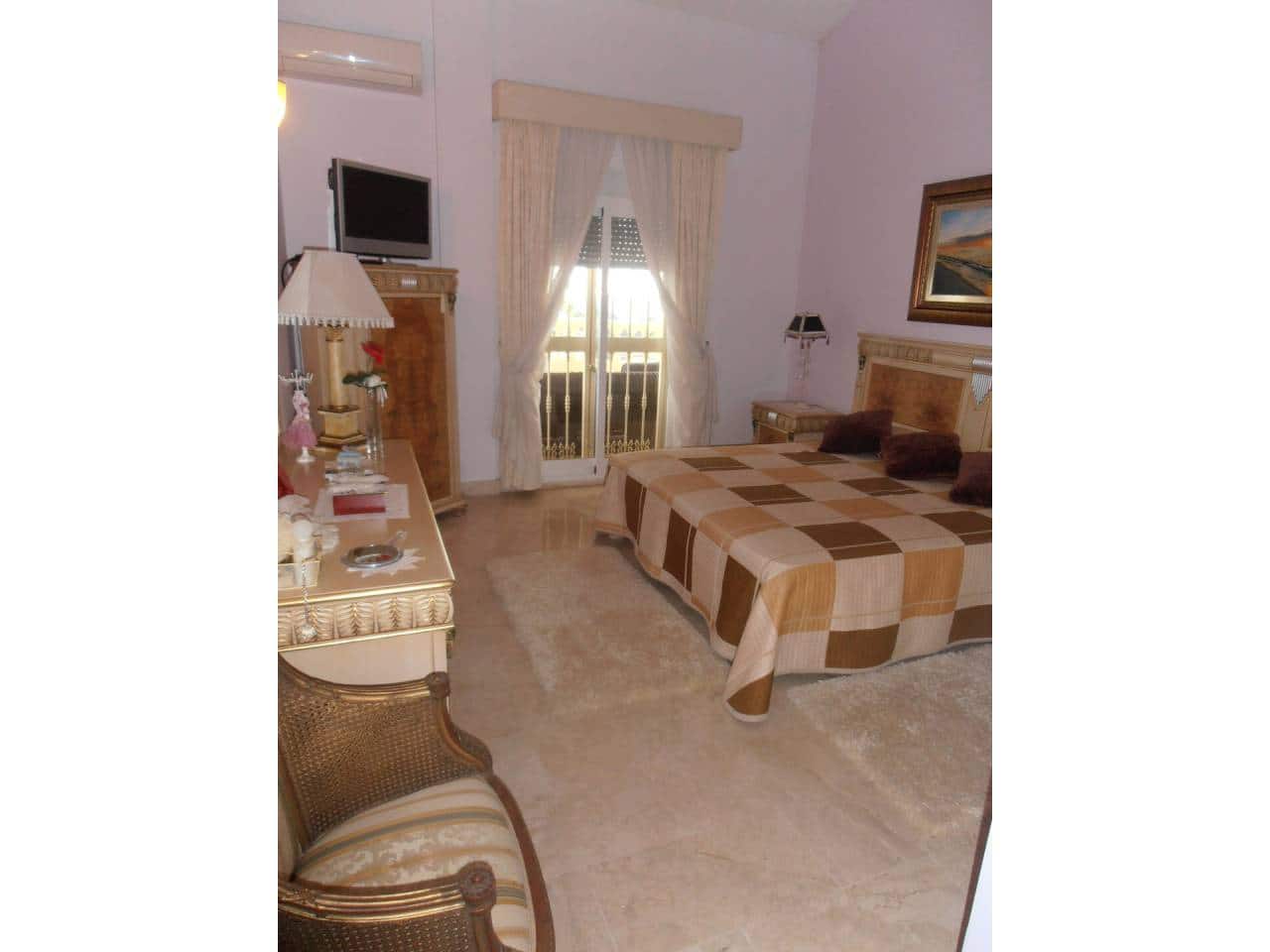 6 bedroom Villa for sale in Benalmadena with pool garage - € 2,000,000 (Ref: 5737409)