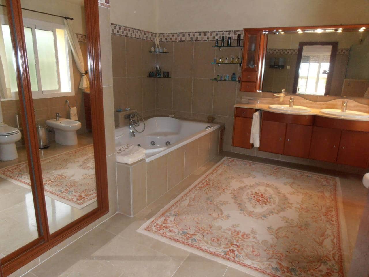 6 bedroom Villa for sale in Benalmadena with pool garage - € 2,000,000 (Ref: 5737409)