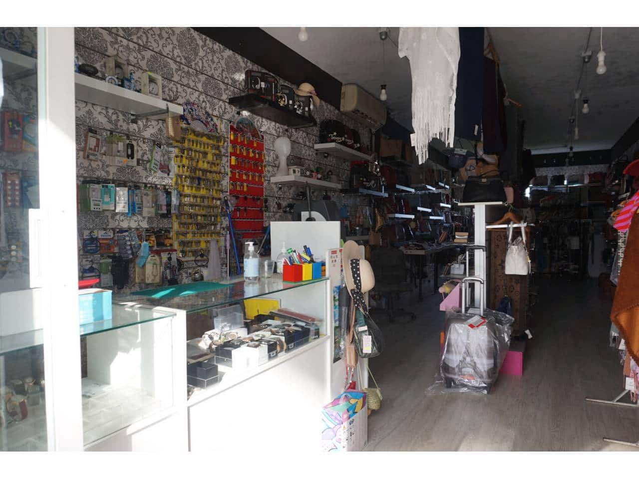 Kommersiell til salgs i Benalmadena - € 205 000 (Ref: 7642568)