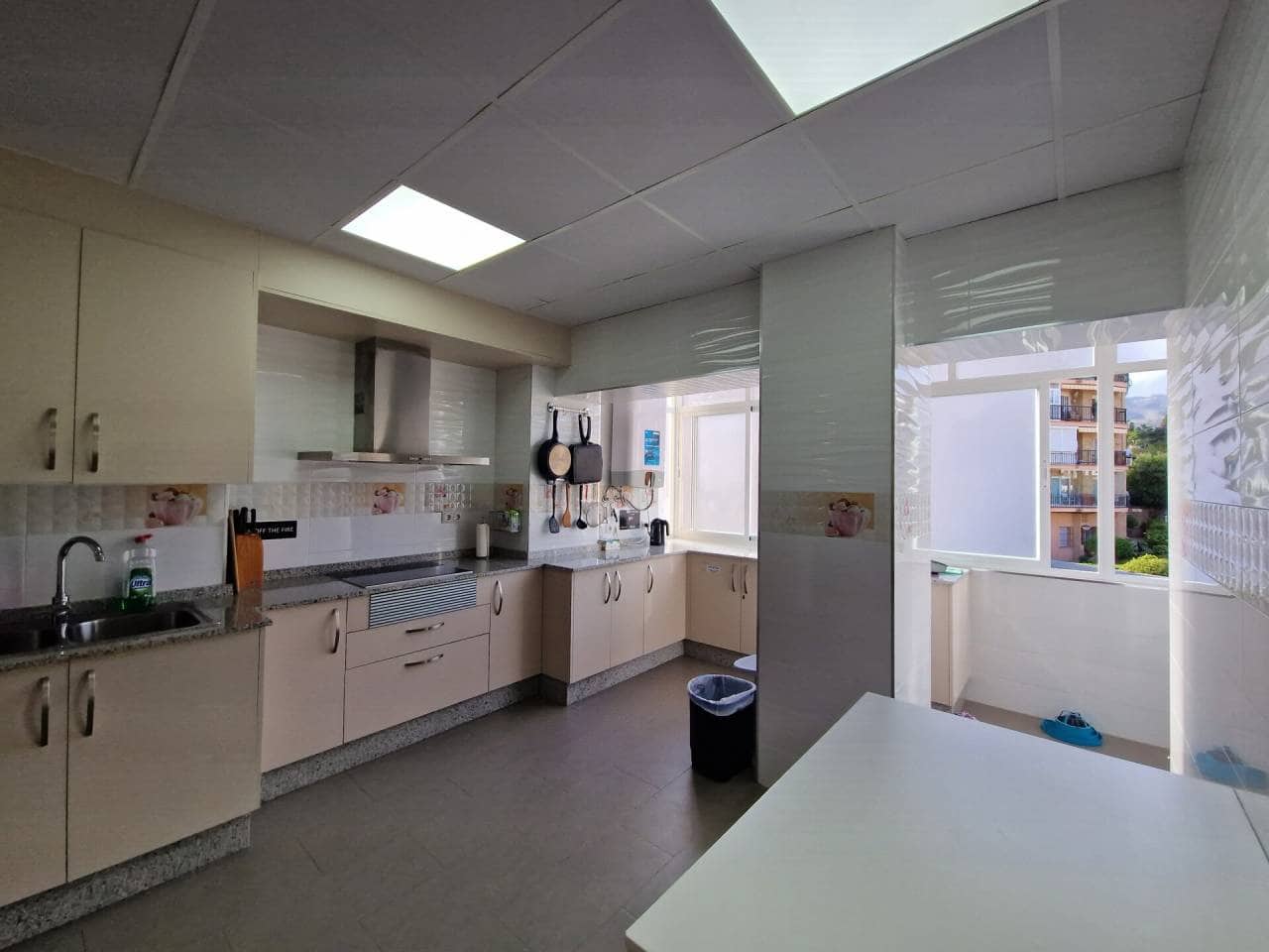 3 slaapkamer Flat te huur in Benalmadena met garage - € 1.600 (Ref: 7864197)