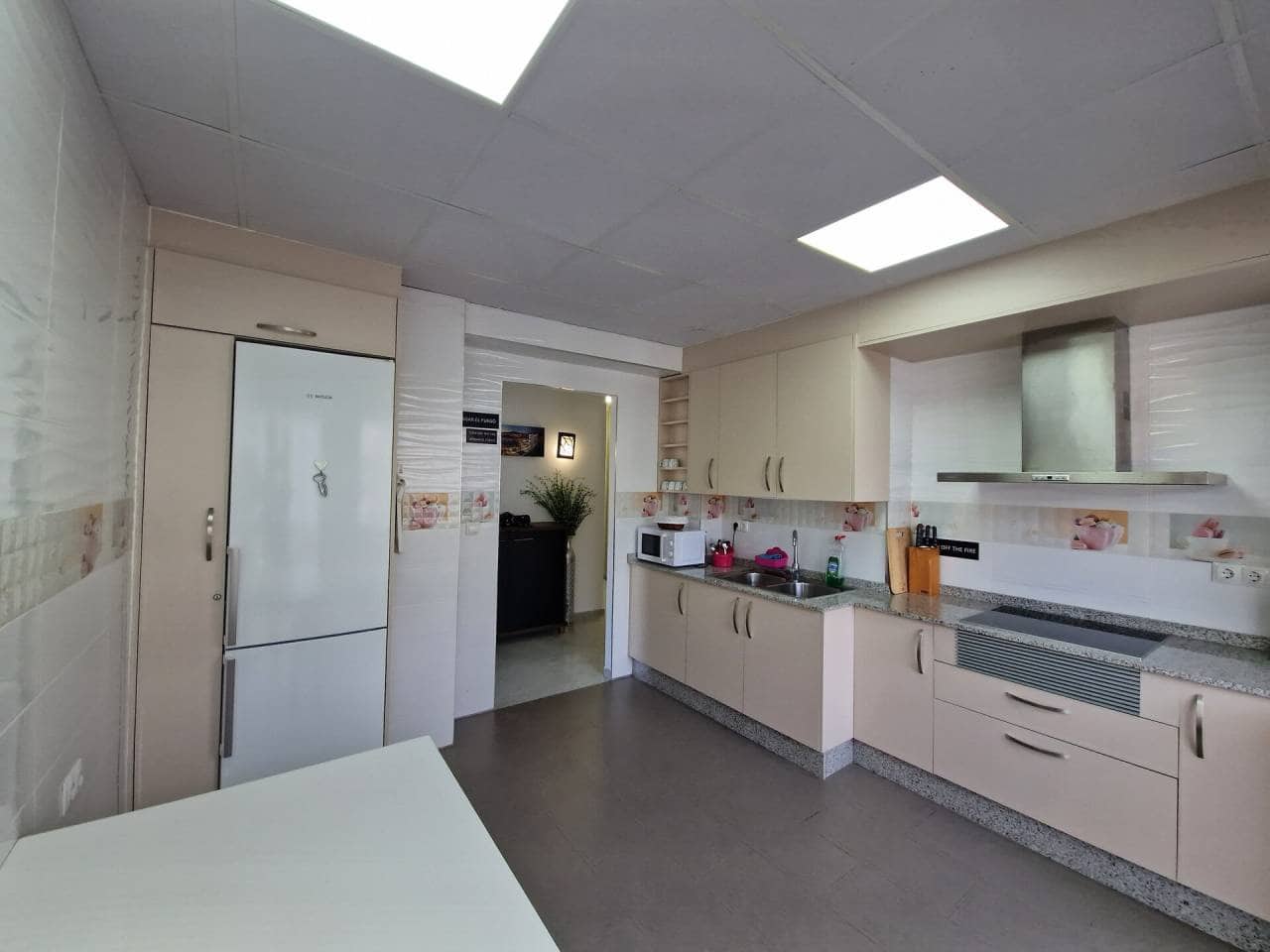 3 slaapkamer Flat te huur in Benalmadena met garage - € 1.600 (Ref: 7864197)