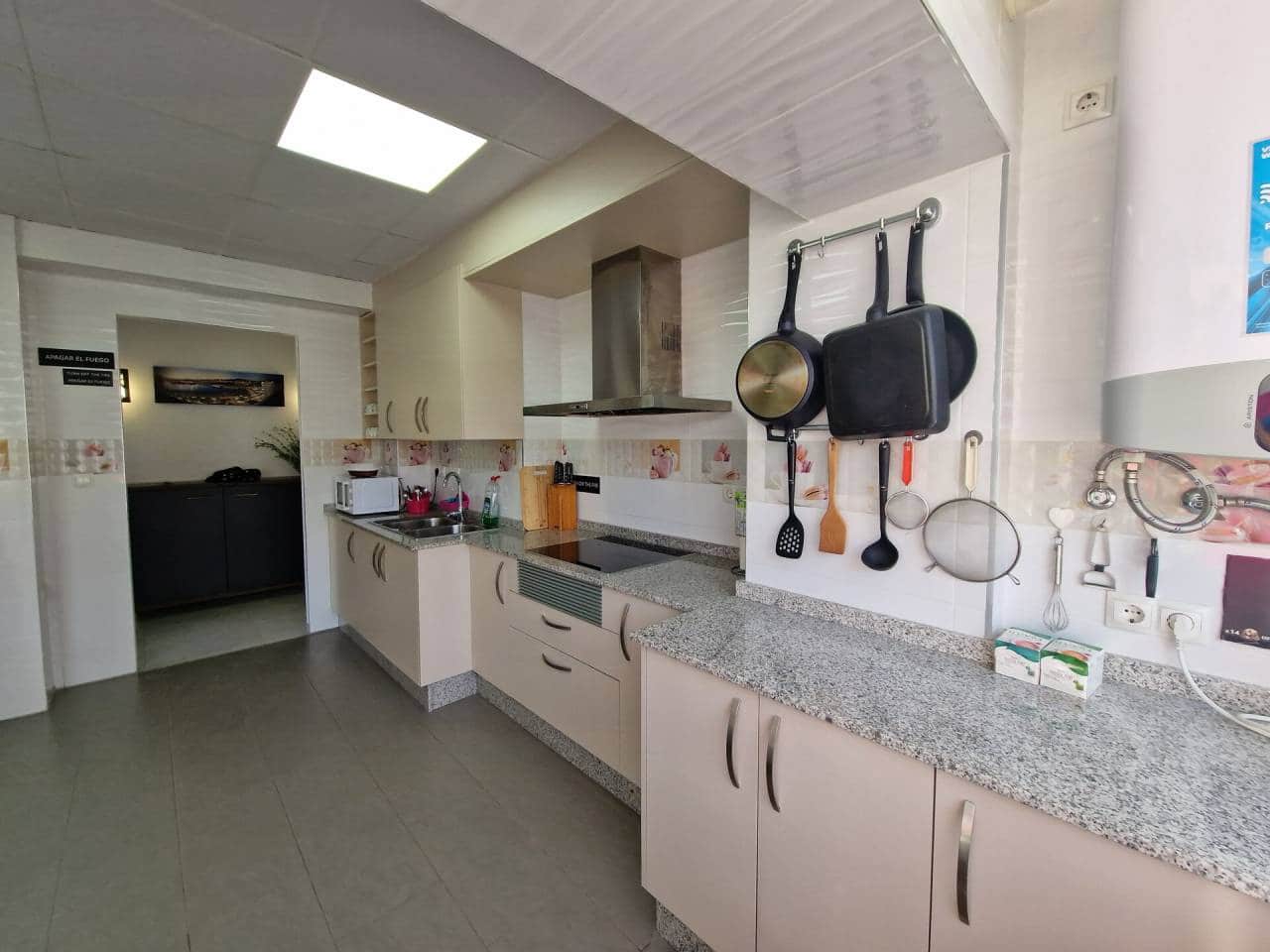 3 slaapkamer Flat te huur in Benalmadena met garage - € 1.600 (Ref: 7864197)