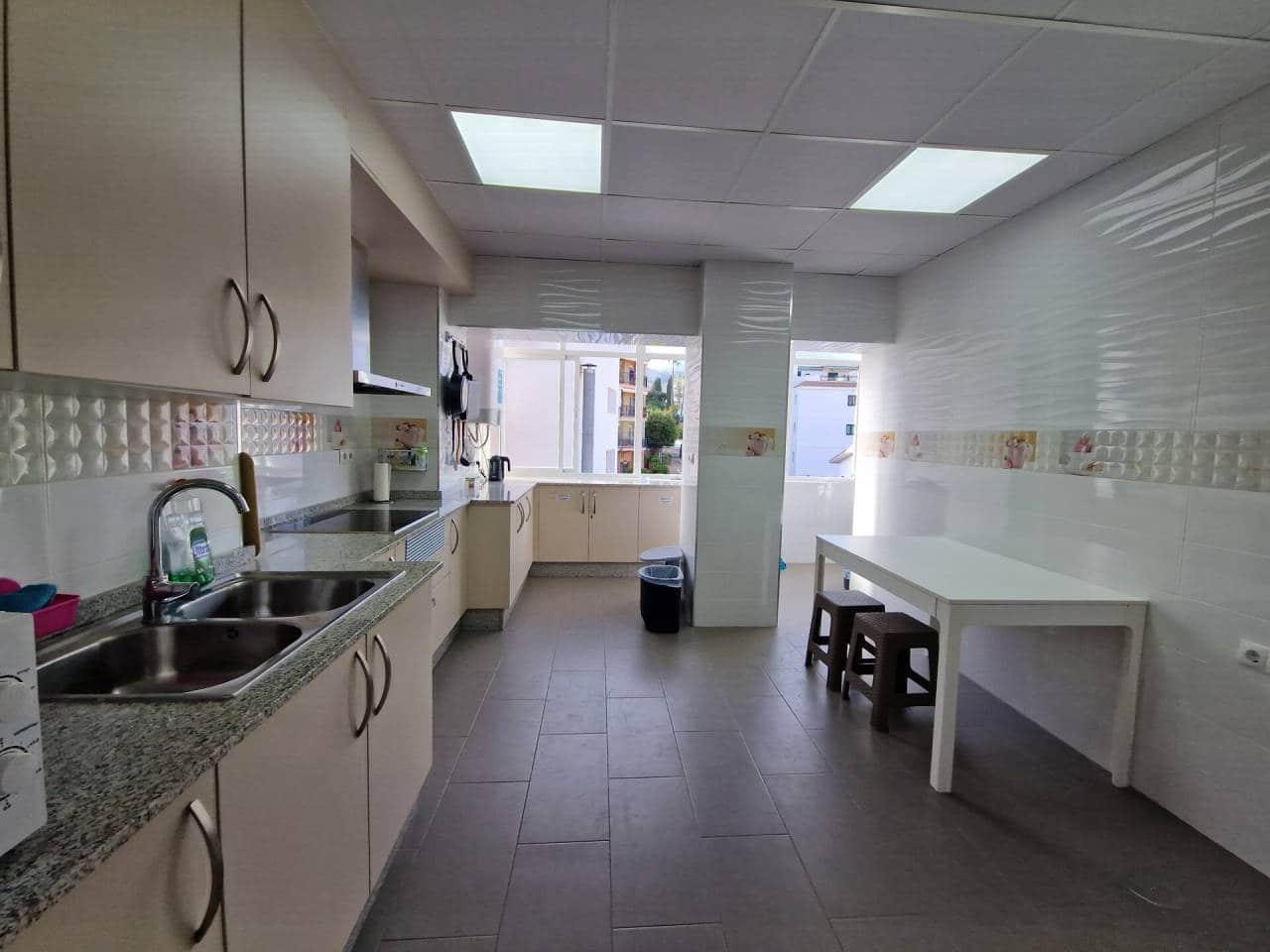 3 slaapkamer Flat te huur in Benalmadena met garage - € 1.600 (Ref: 7864197)