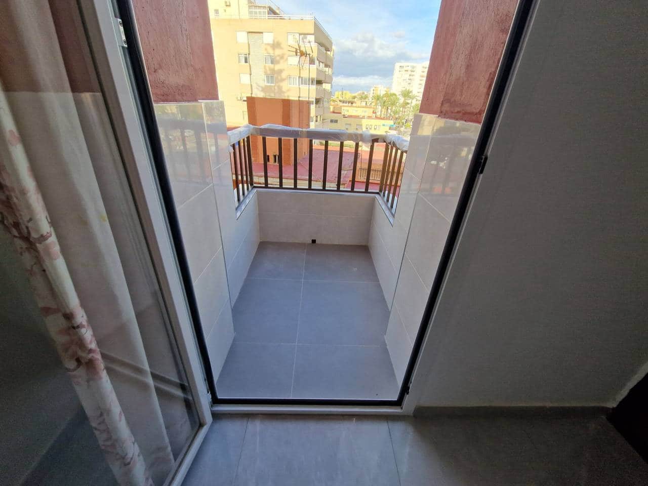 3 slaapkamer Flat te huur in Benalmadena met garage - € 1.600 (Ref: 7864197)