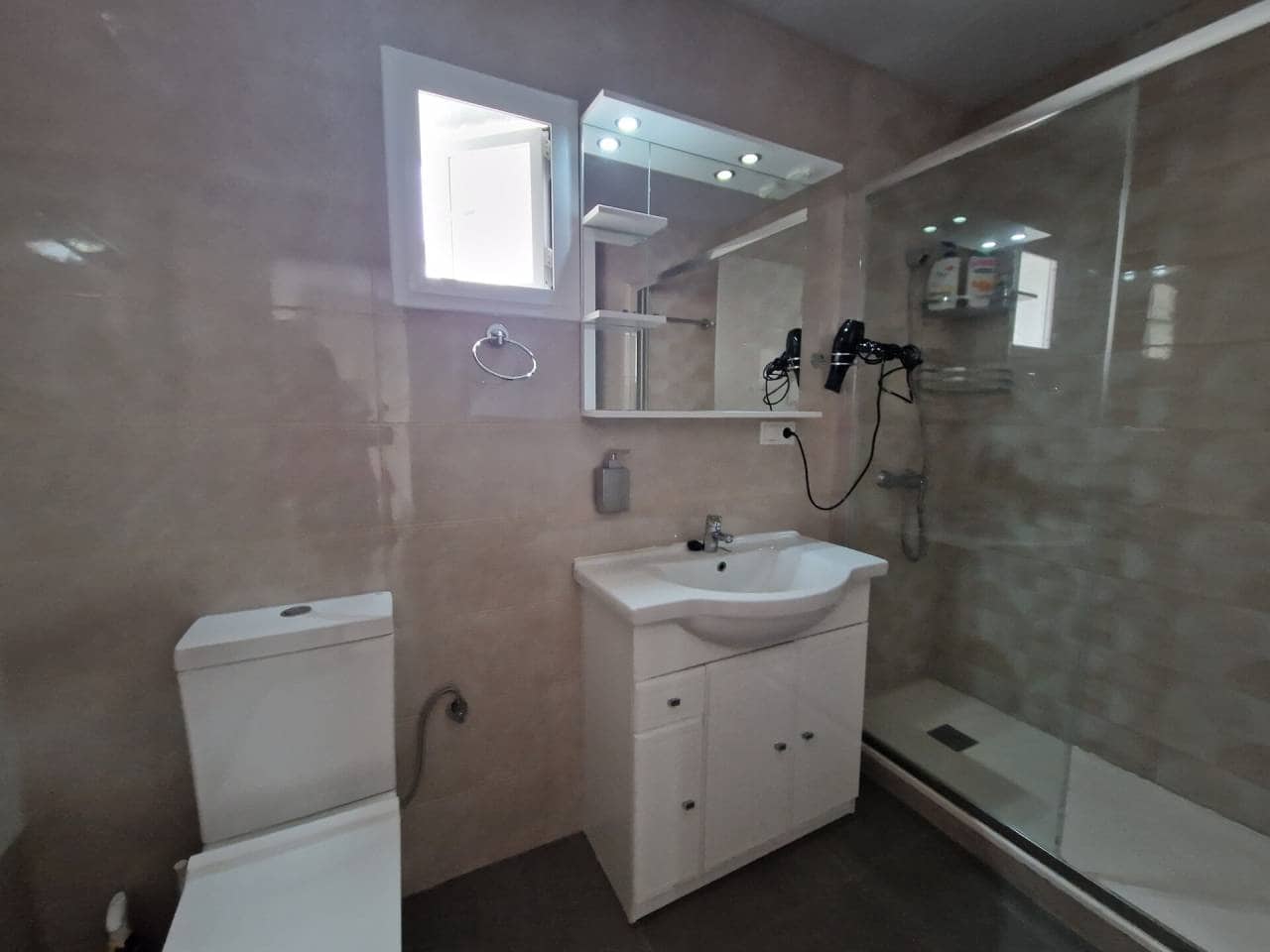 3 slaapkamer Flat te huur in Benalmadena met garage - € 1.600 (Ref: 7864197)