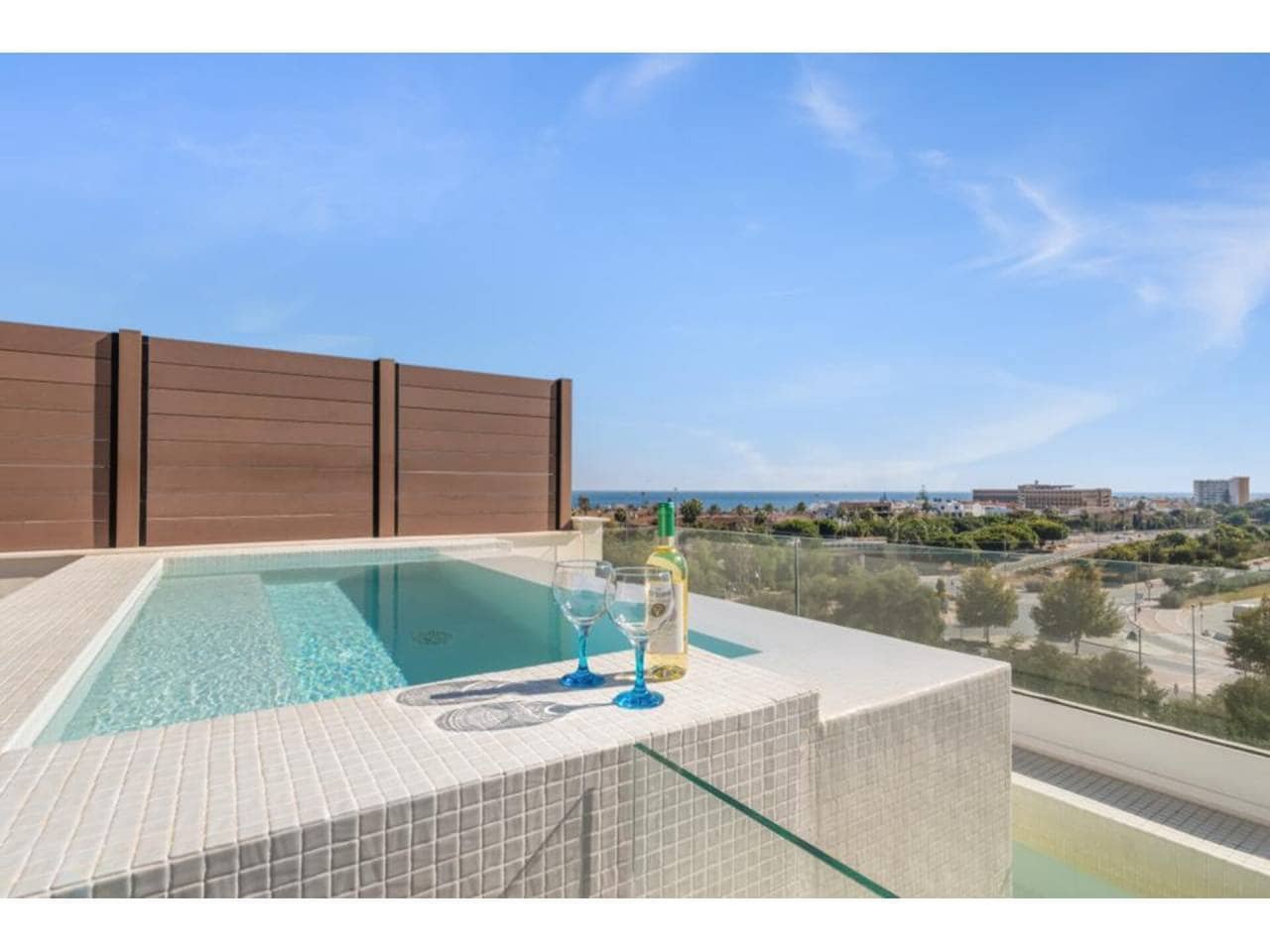 3 makuuhuone Kattohuoneisto myytävänä paikassa La Cala de Mijas mukana uima-altaan 
autotalli - 780 000 € (Ref: 8004676)