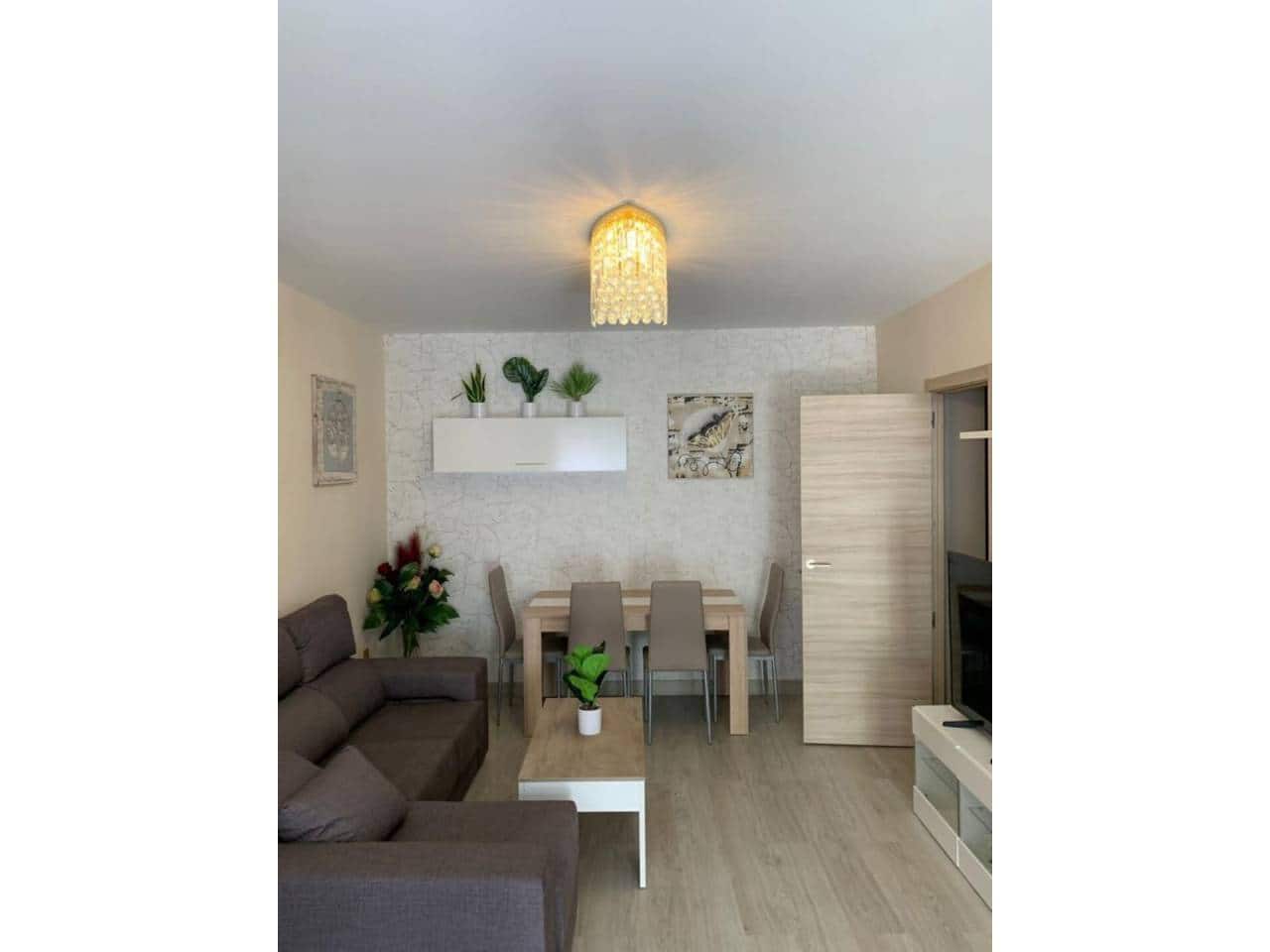 2 bedroom Villa for rent in Benalmadena - € 2,290 (Ref: 8020199)