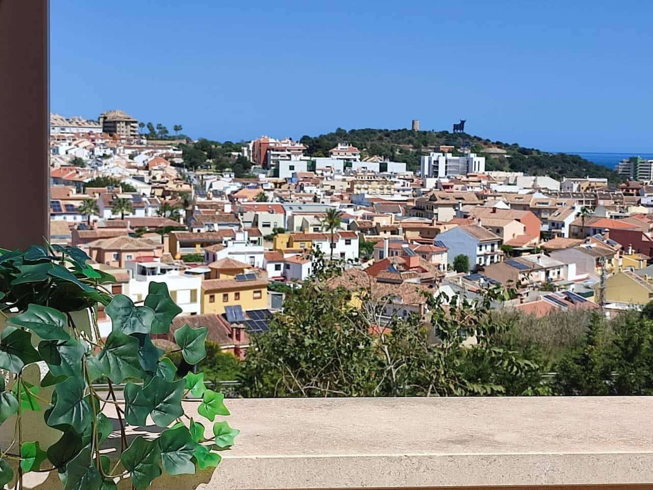 4 bedroom Townhouse for rent in Fuengirola with pool garage - € 2,900 (Ref: 8262895)
