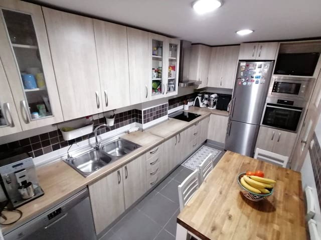 4 bedroom Townhouse for rent in Los Boliches , Fuengirola with pool garage - € 2,900 (Ref: 8262895)