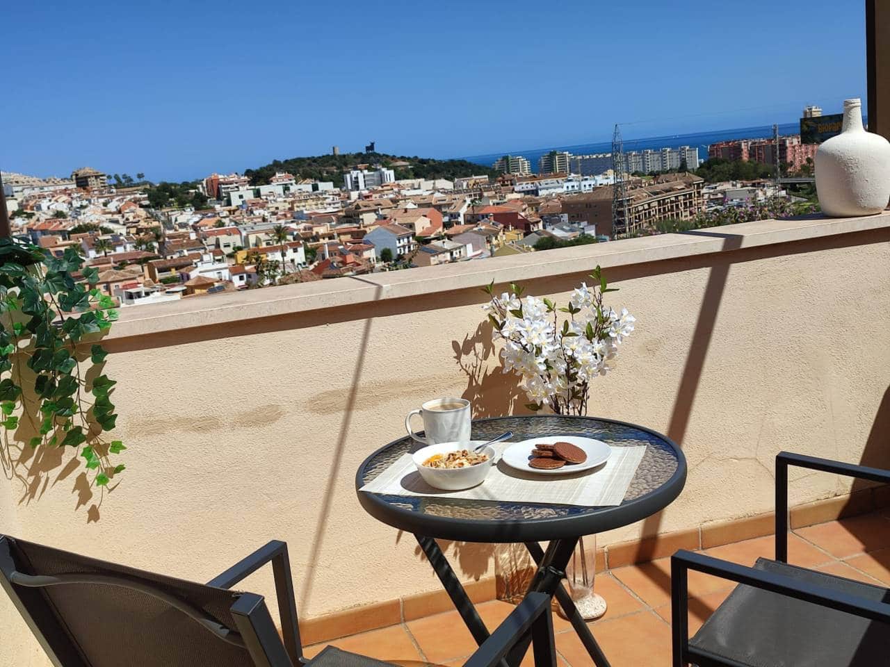 4 bedroom Townhouse for rent in Fuengirola with pool garage - € 2,900 (Ref: 8262895)