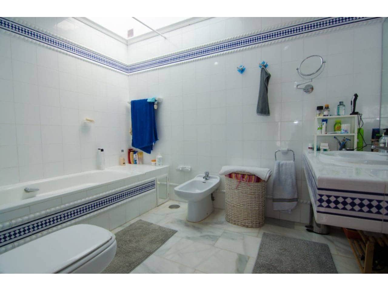 4 bedroom Townhouse for sale in Benalmadena with pool garage - € 589,000 (Ref: 8274420)