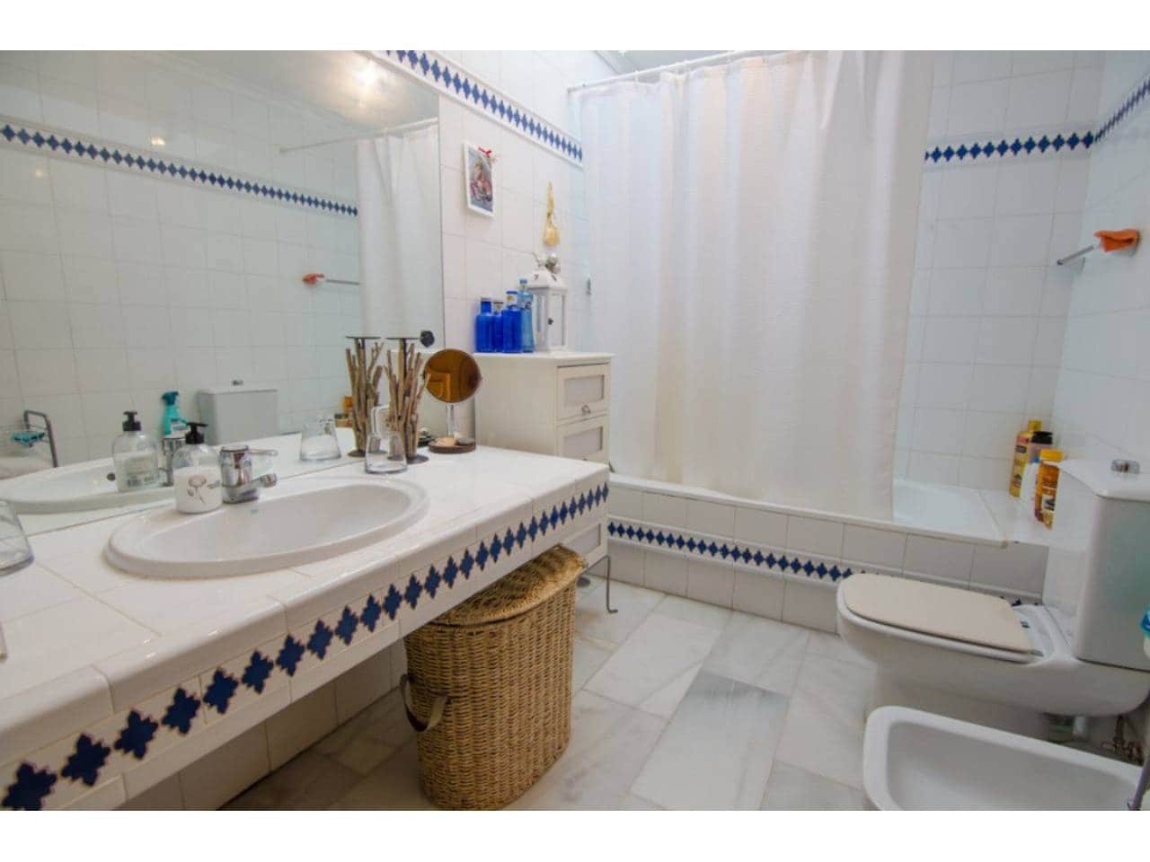 4 bedroom Townhouse for sale in Benalmadena with pool garage - € 589,000 (Ref: 8274420)