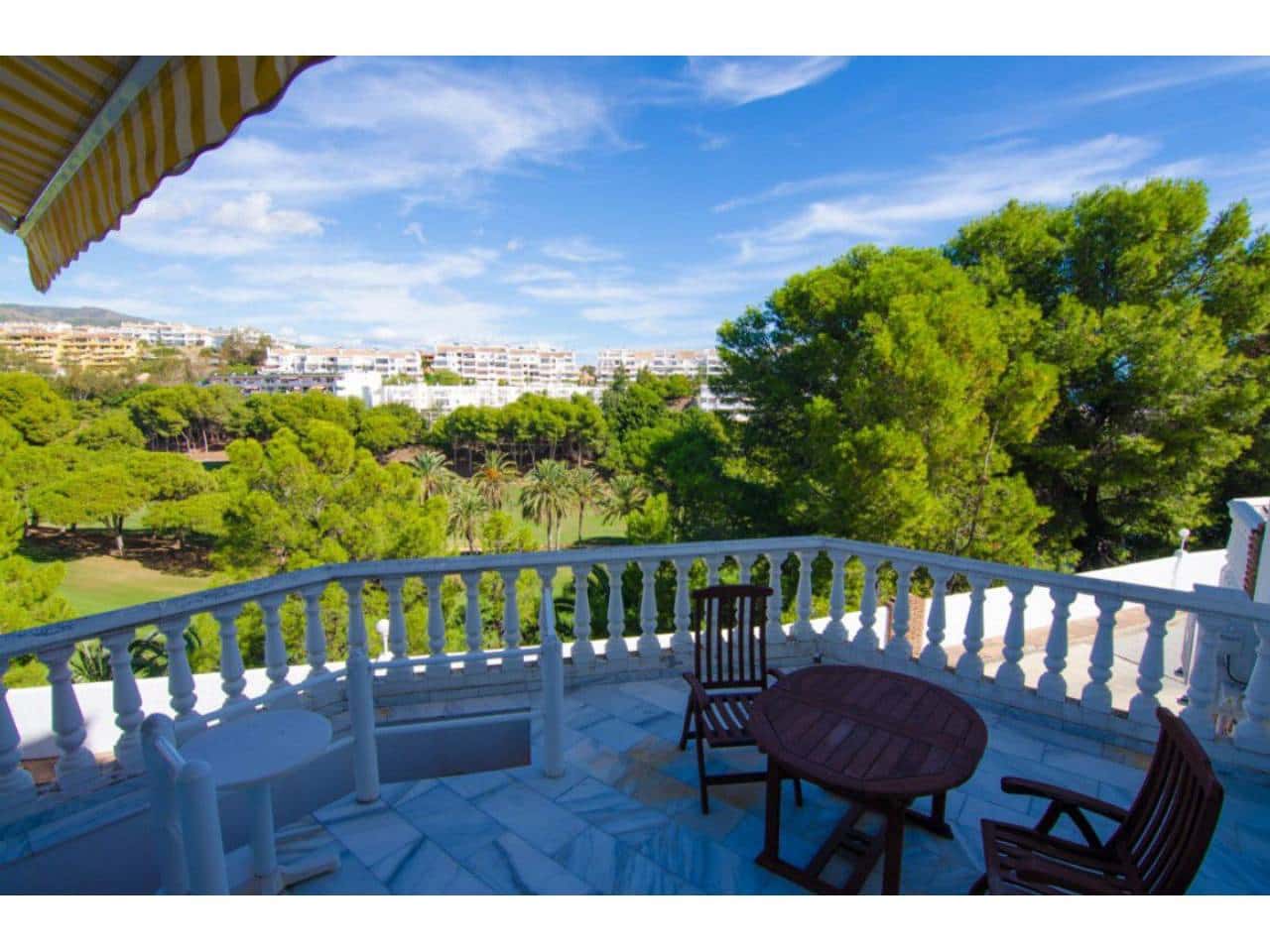 4 bedroom Townhouse for sale in Benalmadena with pool garage - € 589,000 (Ref: 8274420)