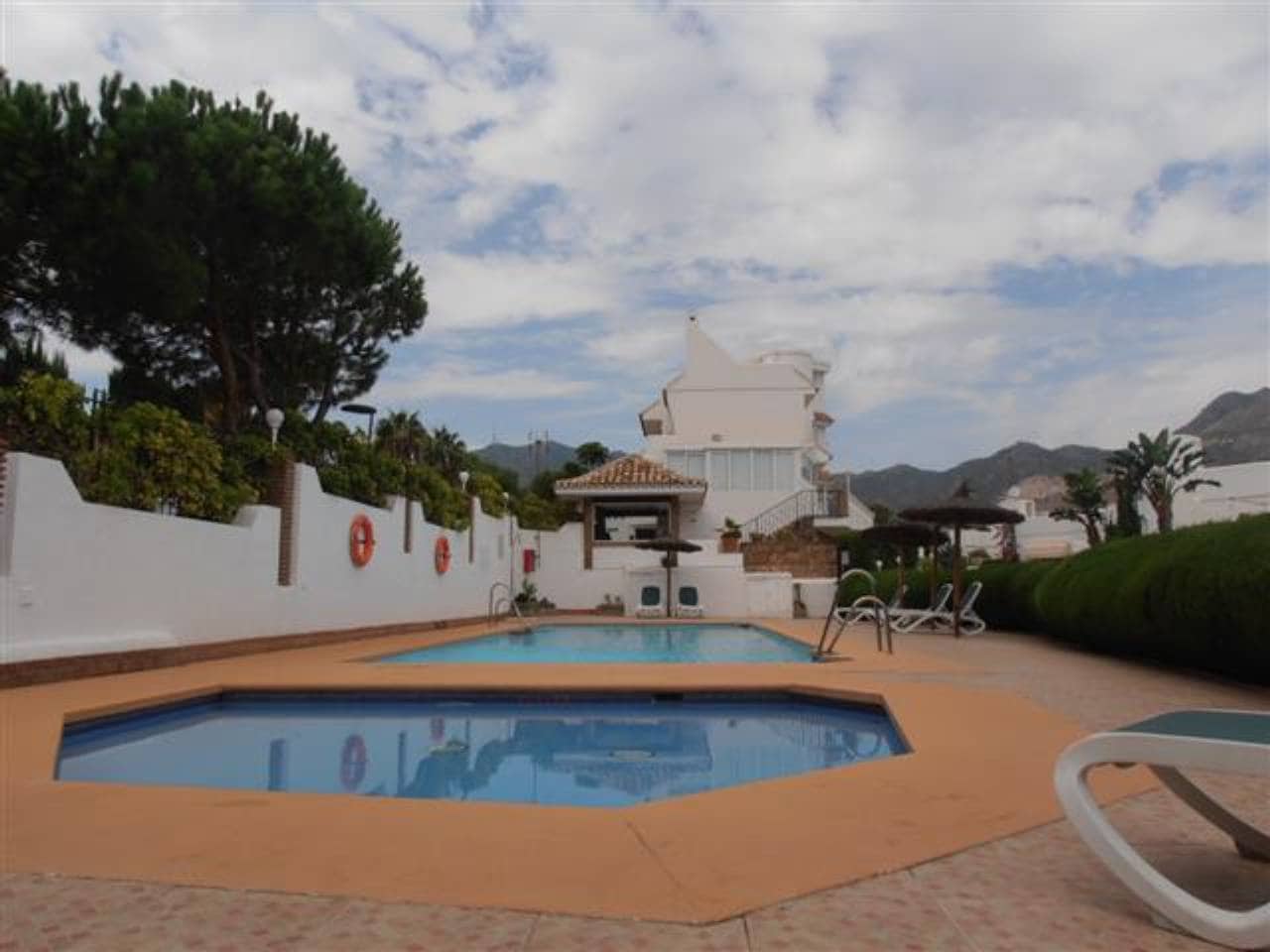 4 bedroom Townhouse for sale in Benalmadena with pool garage - € 589,000 (Ref: 8274420)