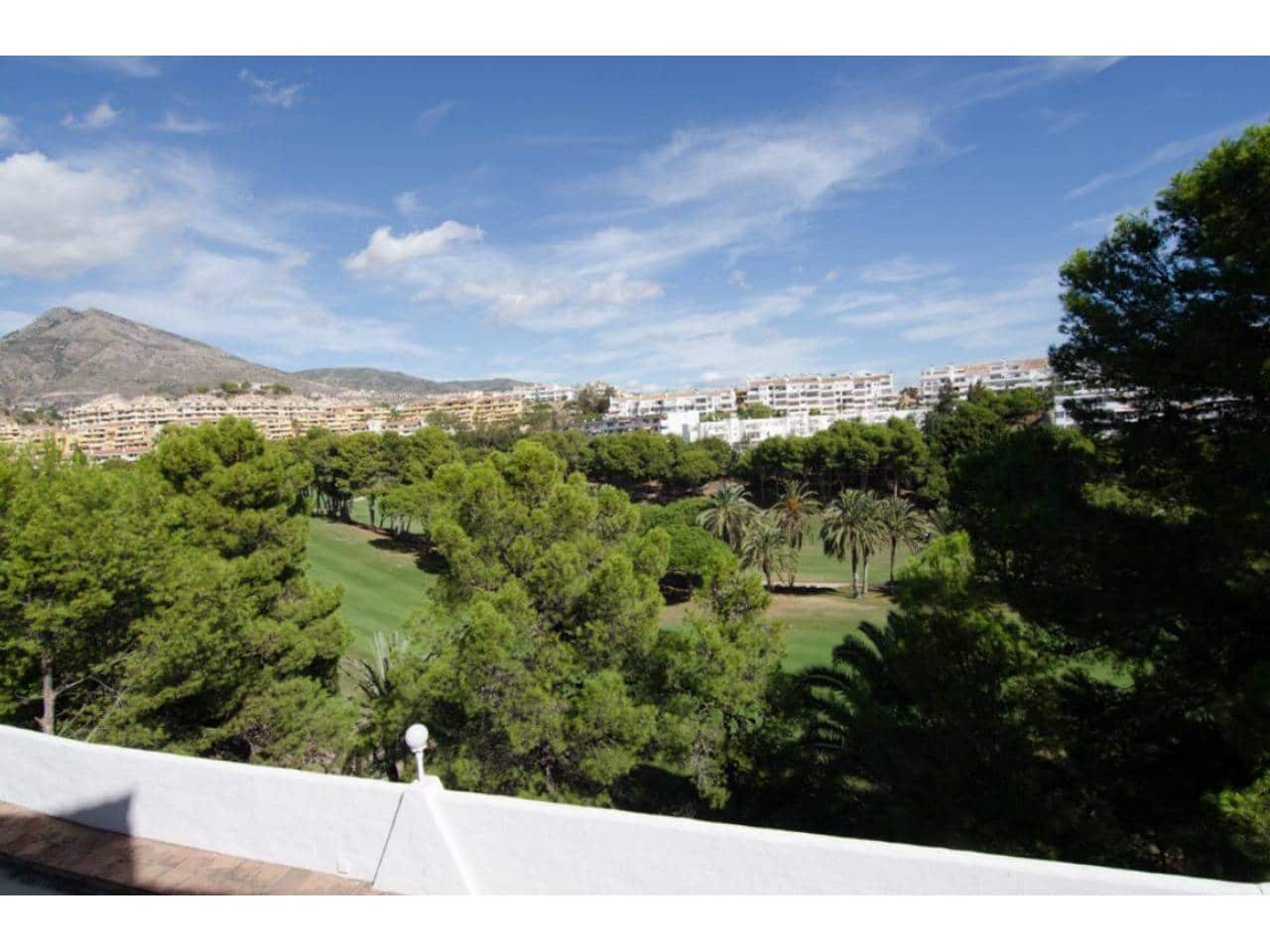 4 bedroom Townhouse for sale in Benalmadena with pool garage - € 589,000 (Ref: 8274420)