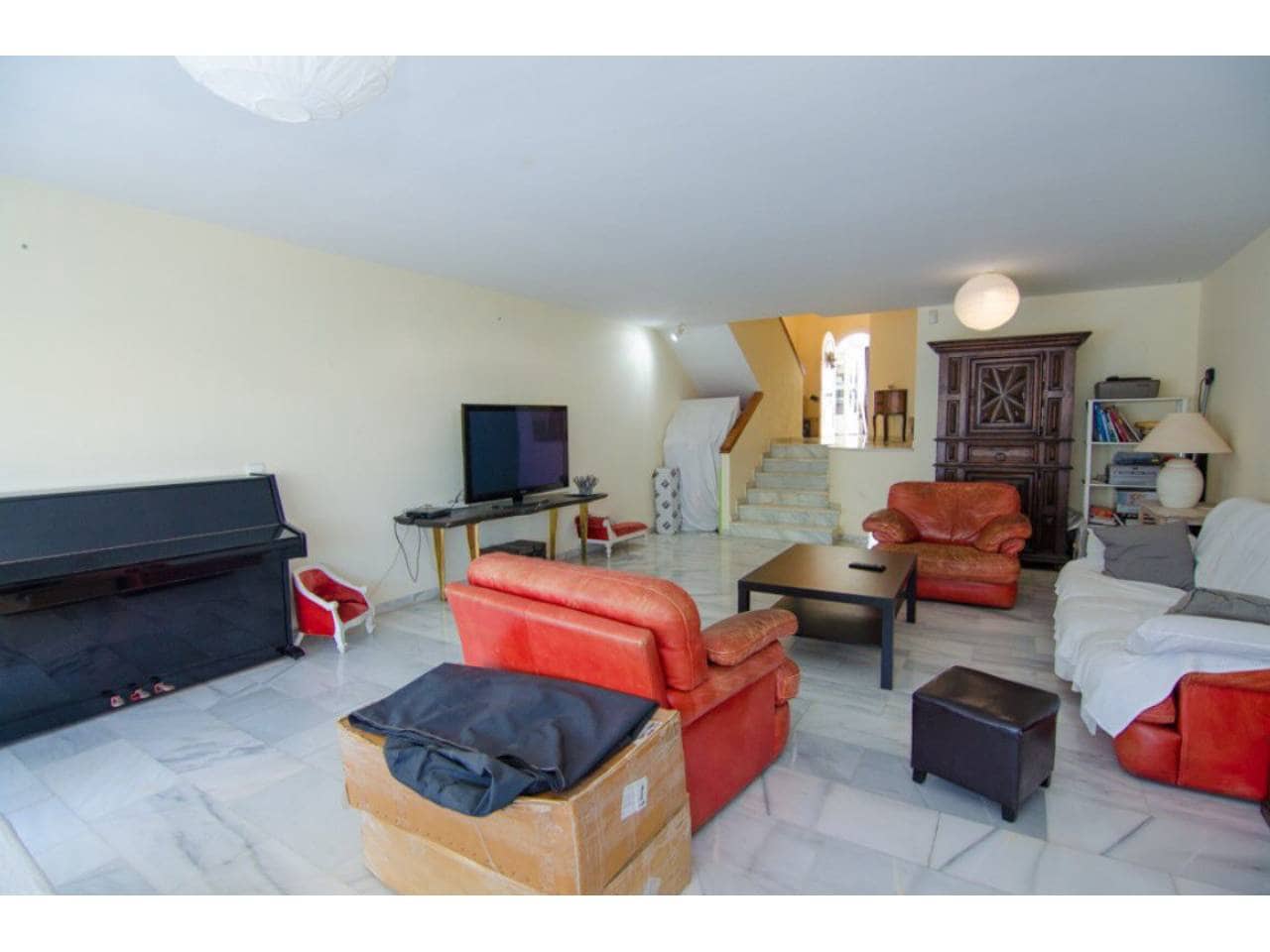 4 bedroom Townhouse for sale in Benalmadena with pool garage - € 589,000 (Ref: 8274420)