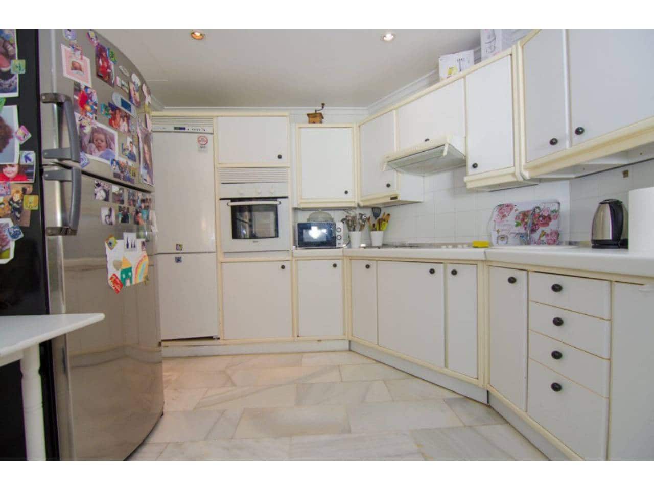 4 bedroom Townhouse for sale in Benalmadena with pool garage - € 589,000 (Ref: 8274420)