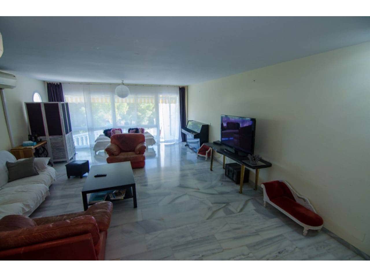 4 bedroom Townhouse for sale in Benalmadena with pool garage - € 589,000 (Ref: 8274420)
