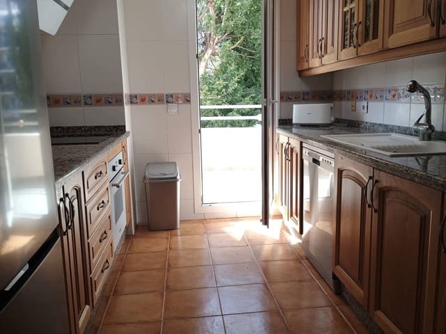 Appartement de 2 chambres à louer à Puerto Marina, Benalmádena avec piscine garage - 1 500 € (Ref: 8596853)