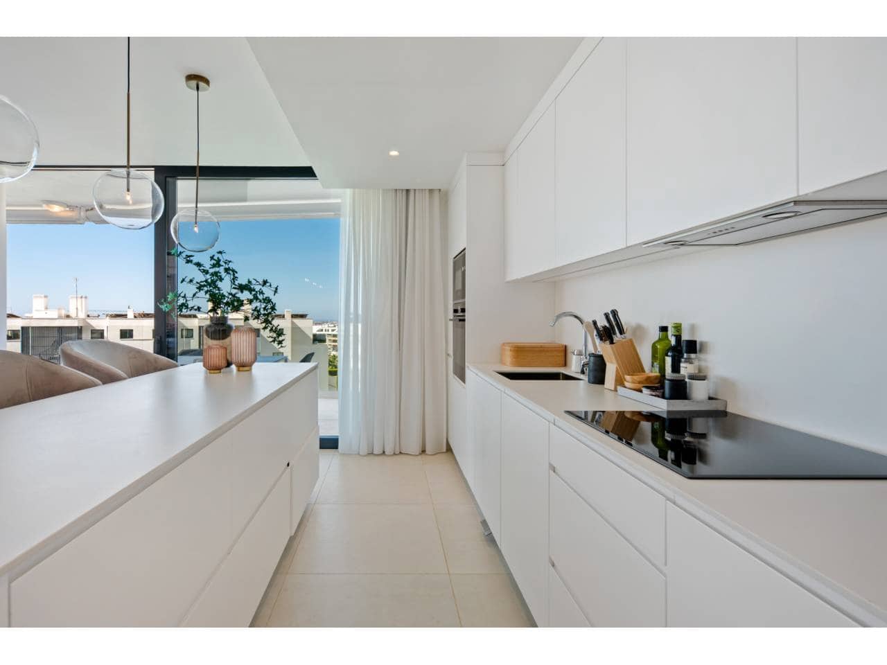 Apartamento de 3 habitaciones en Fuengirola en venta con piscina garaje - 690.000 € (Ref: 8703532)