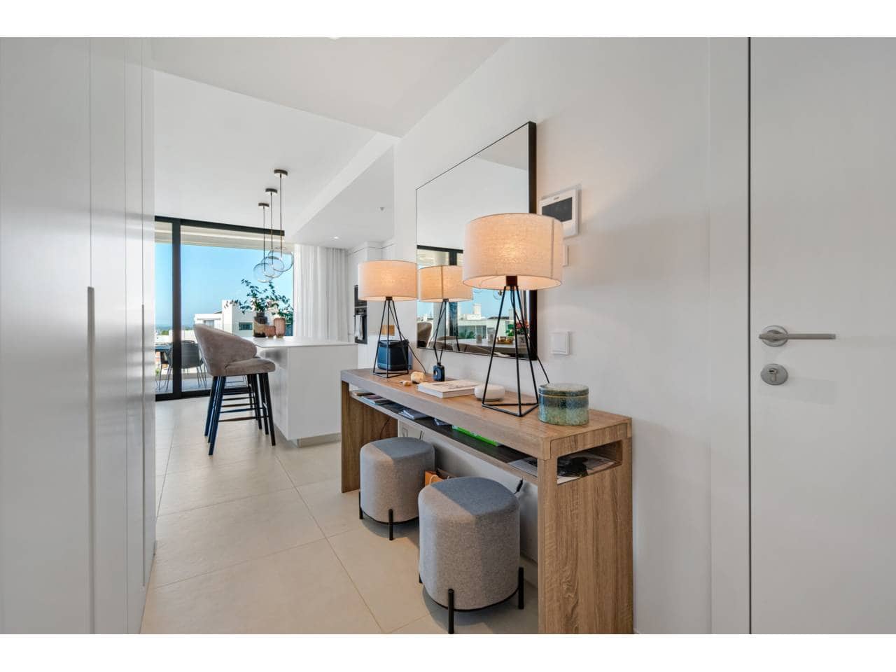 Apartamento de 3 habitaciones en Fuengirola en venta con piscina garaje - 690.000 € (Ref: 8703532)
