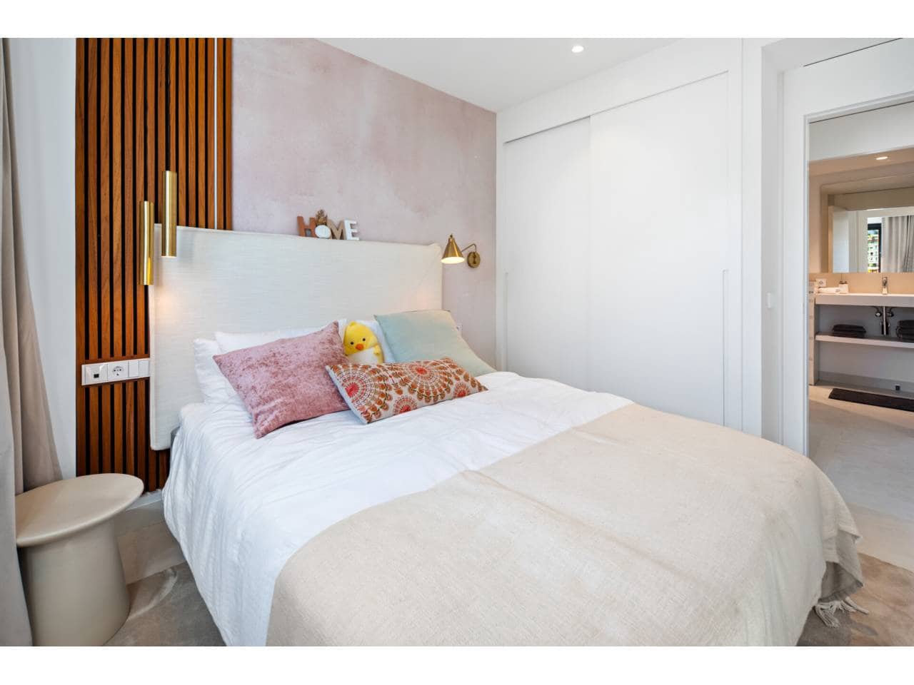 Apartamento de 3 habitaciones en Fuengirola en venta con piscina garaje - 690.000 € (Ref: 8703532)