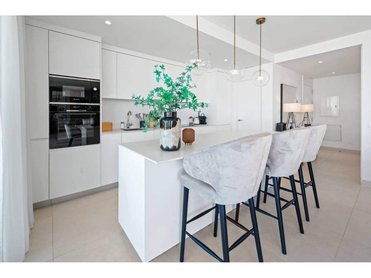 Apartamento de 3 habitaciones en Fuengirola en venta con piscina garaje - 690.000 € (Ref: 8703532)
