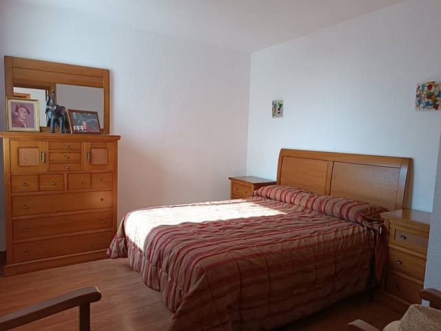 3 makuuhuone Huoneisto myytävänä paikassa Puerto Marina, Benalmádena mukana uima-altaan - 373 000 € (Ref: 8740773)